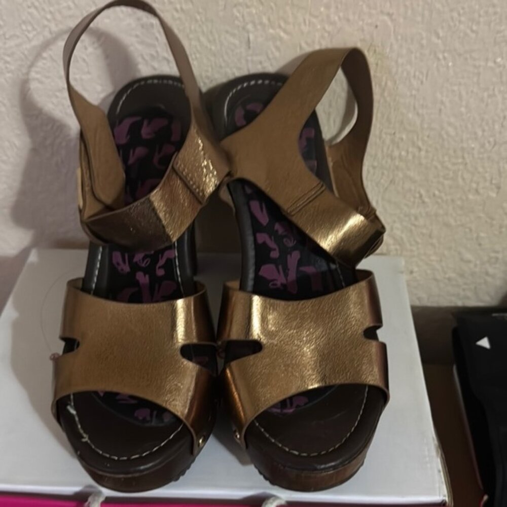 Elegant Bronze Women's Sandals